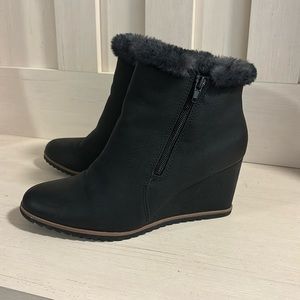 Soul naturalizer hudson black wedge fur booties size 39.5
